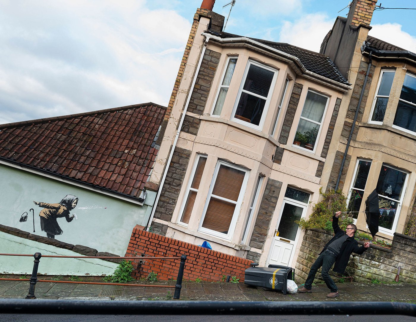 Banksy, iiAchoo!! mural