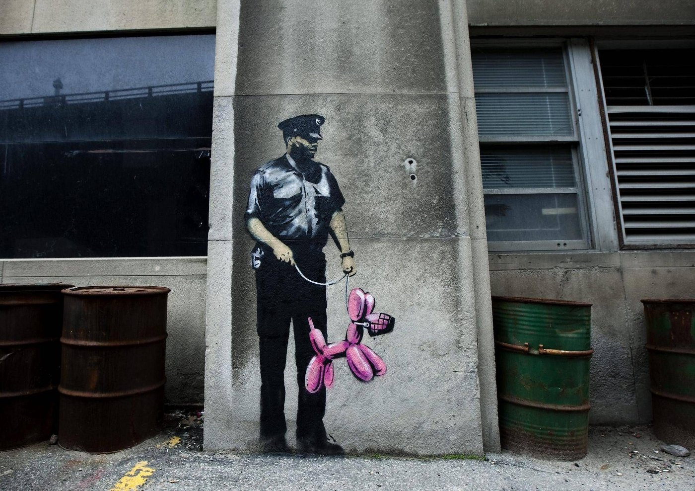 Banksy, Security Guard With Koons Dog mural